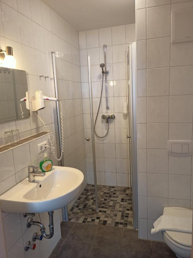 Hotel - Gasthof Erber Sinzing Bagian luar foto