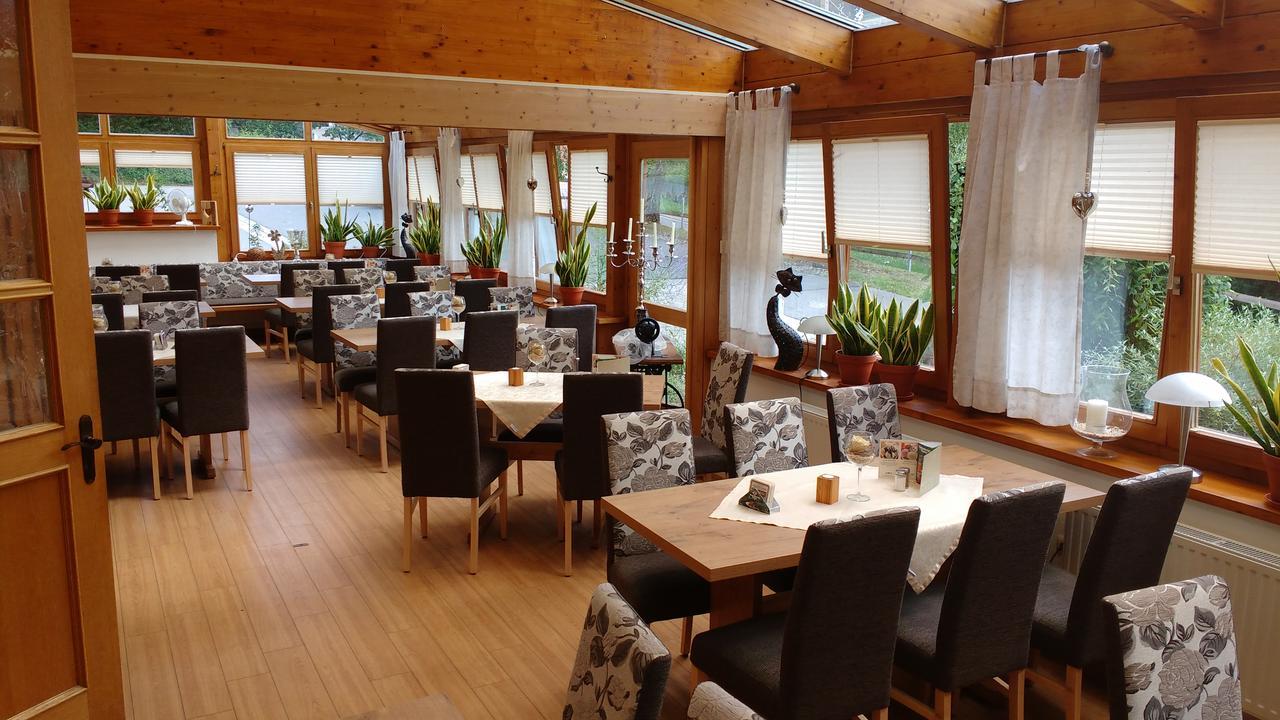 Hotel - Gasthof Erber Sinzing Bagian luar foto
