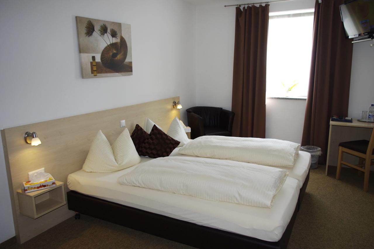 Hotel - Gasthof Erber Sinzing Bagian luar foto