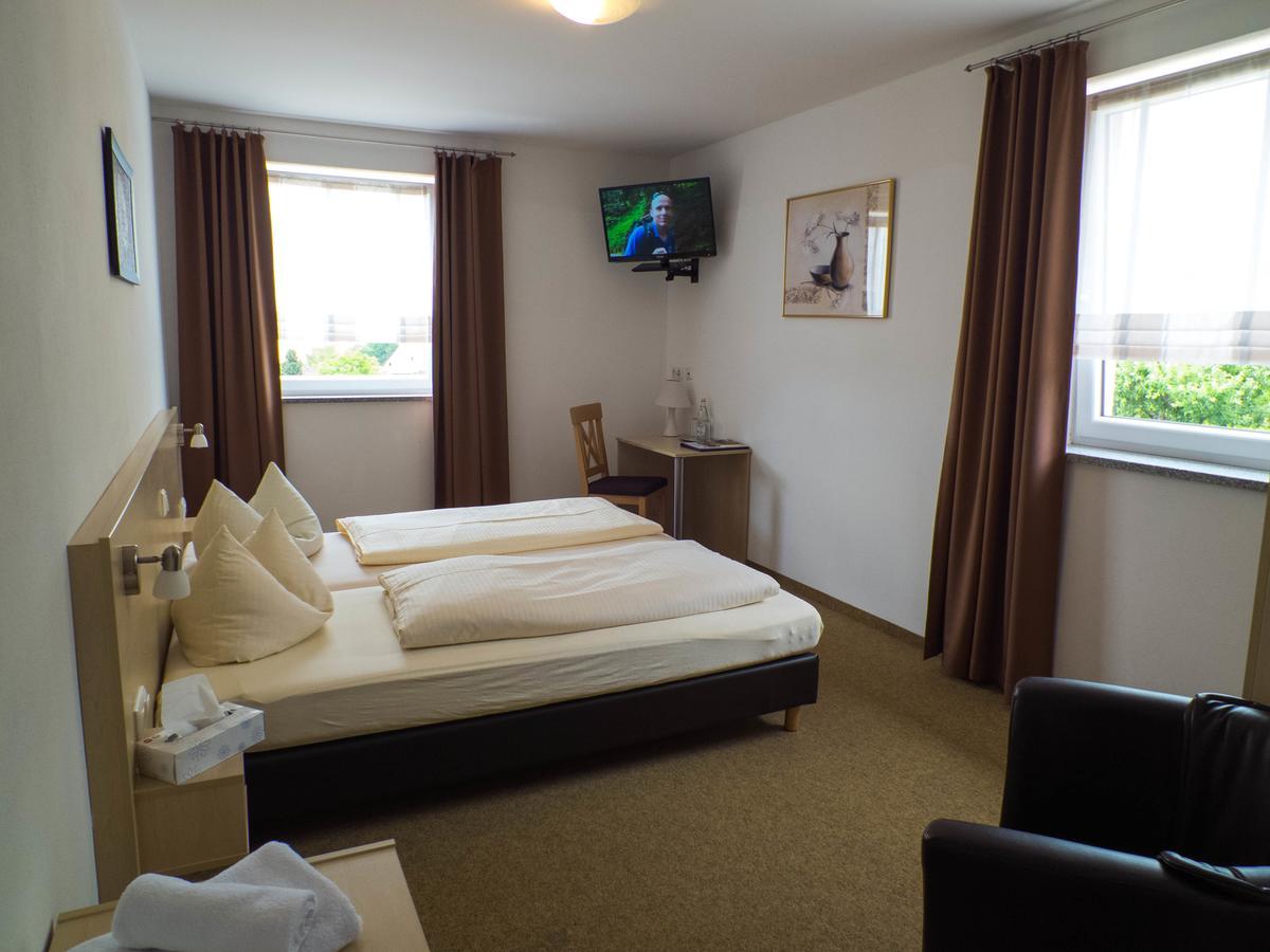 Hotel - Gasthof Erber Sinzing Bagian luar foto
