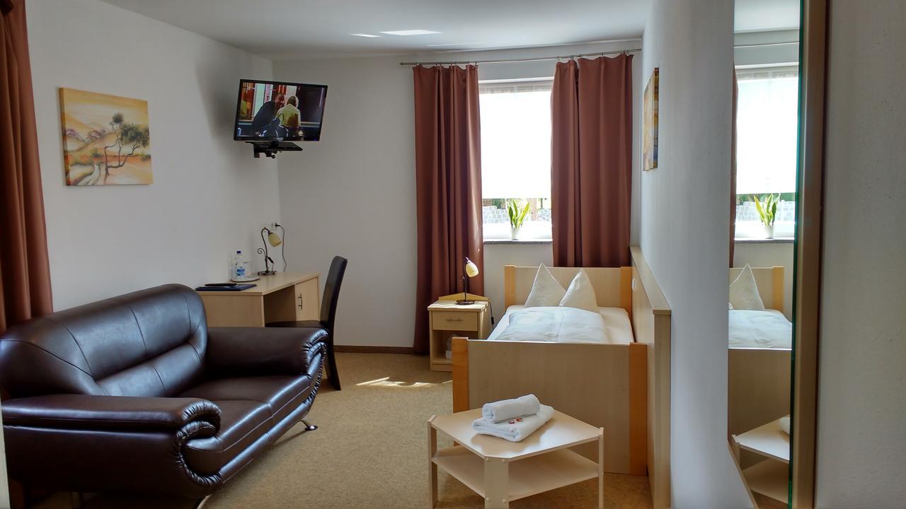 Hotel - Gasthof Erber Sinzing Bagian luar foto