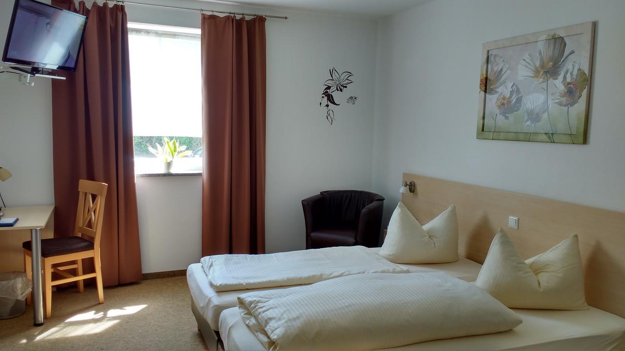 Hotel - Gasthof Erber Sinzing Bagian luar foto