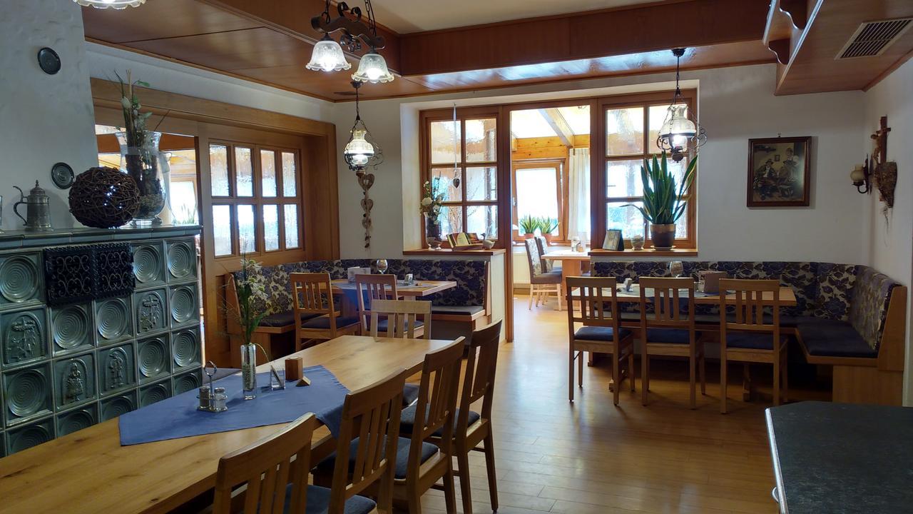 Hotel - Gasthof Erber Sinzing Bagian luar foto